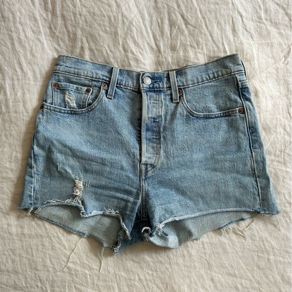 Levi’s 501 High Rise Women’s Jean Shorts Size 29 - Picture 2 of 3